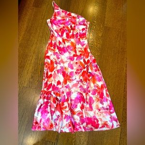 Perfect for summer ✨One shouldered floral dress✨